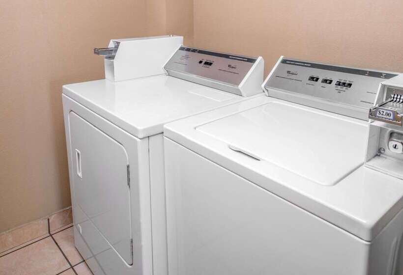 Microtel Inn & Suites Lincoln