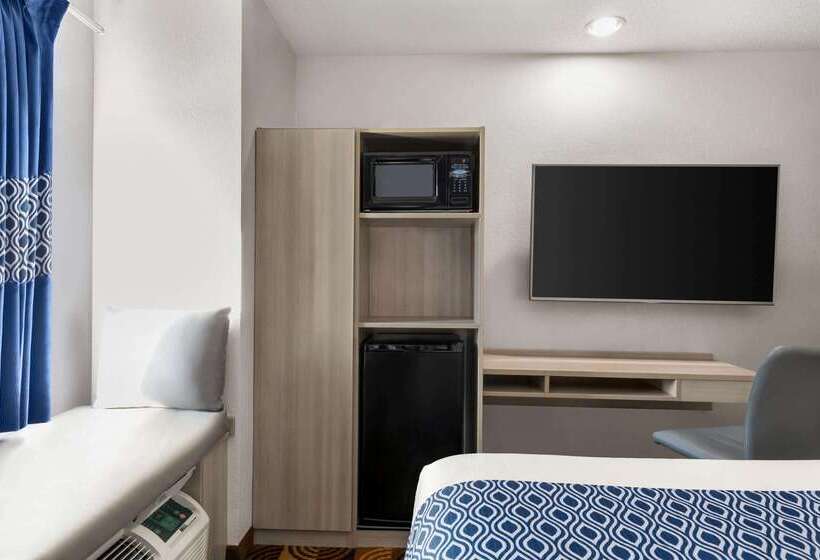 Microtel Inn & Suites Lincoln