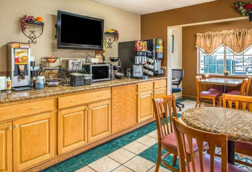 Microtel Inn & Suites Lincoln