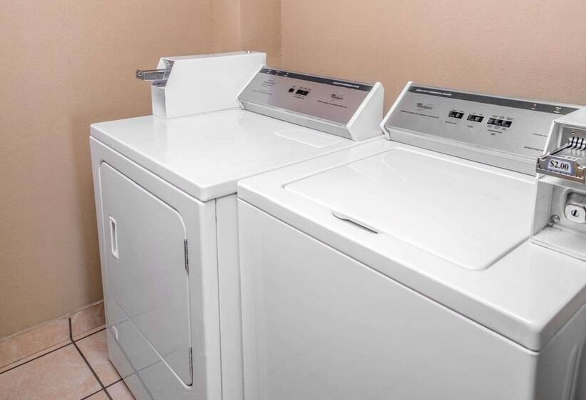 Microtel Inn & Suites Lincoln