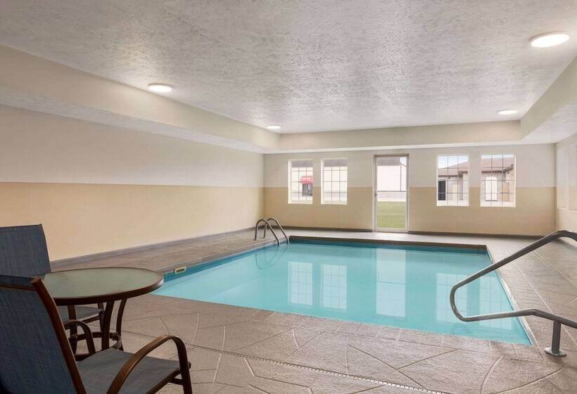 Microtel Inn & Suites Lincoln