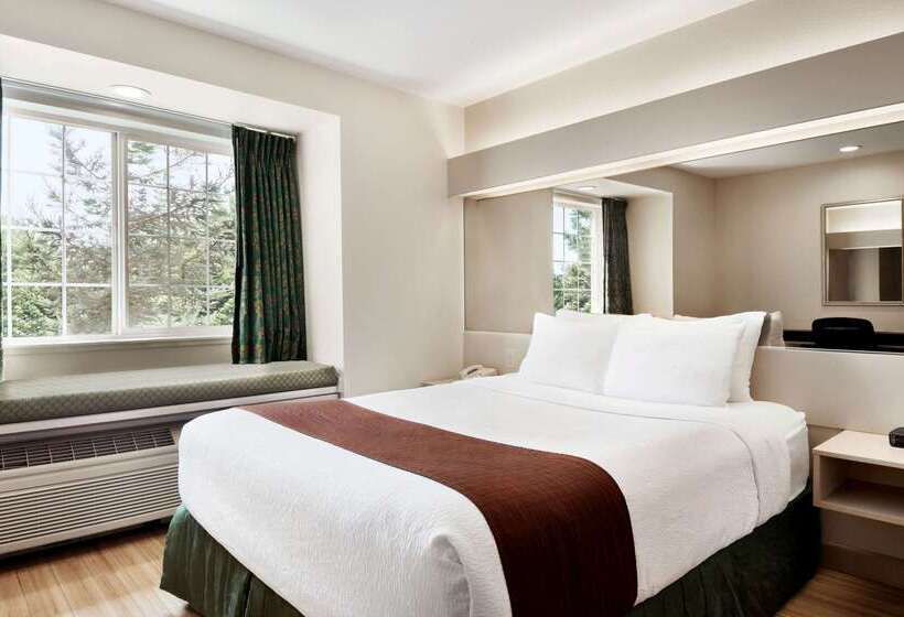 Microtel Inn & Suites Lodi