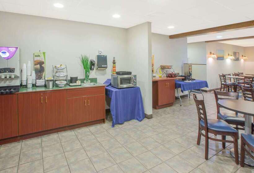 Microtel Inn And Suites Manistee