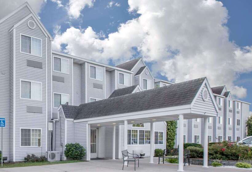 Microtel Inn And Suites Manistee