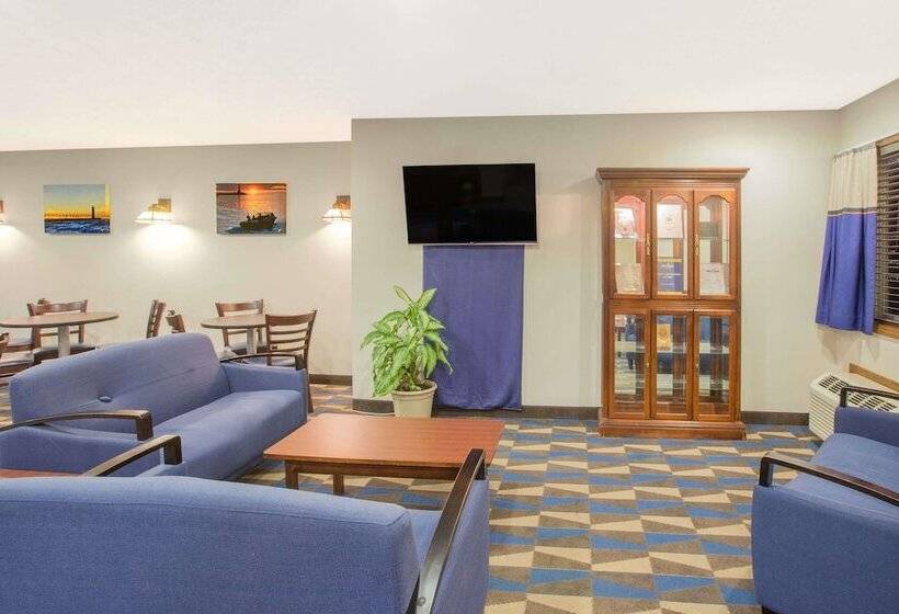 Microtel Inn And Suites Manistee