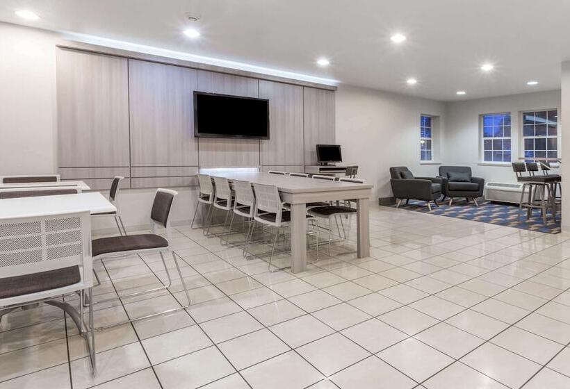 Microtel Inn & Suites Modesto