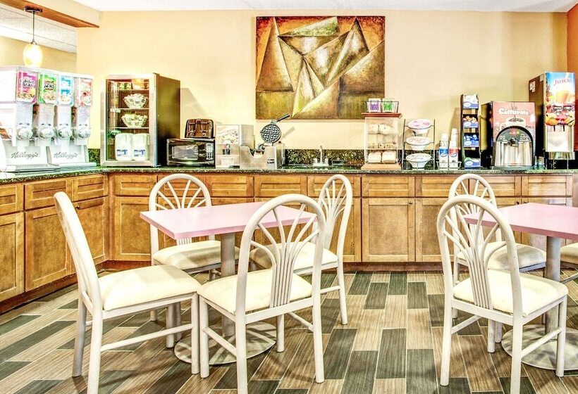 Microtel Inn & Suites Newport News