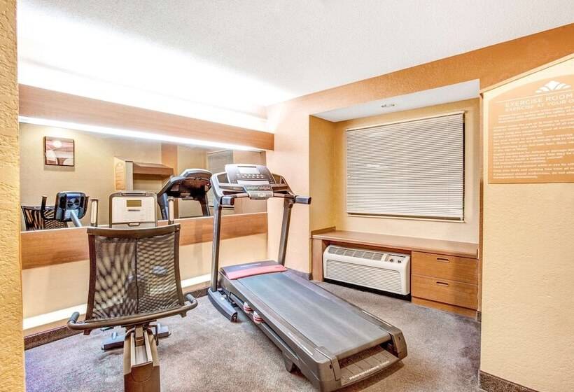 Microtel Inn & Suites Newport News