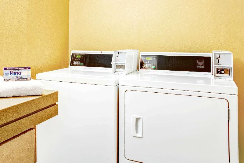 Microtel Inn & Suites Newport News