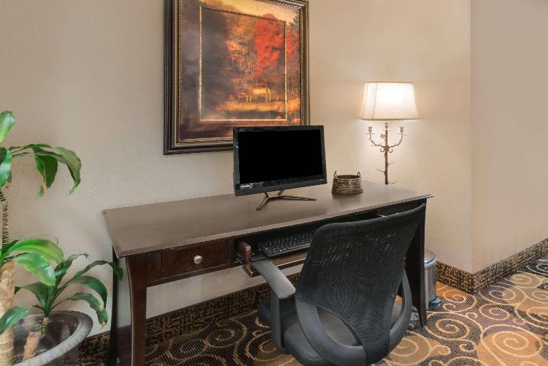 Microtel Inn & Suites By Wyndham Rapid City