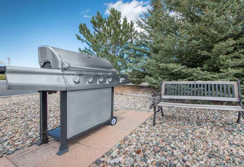 Microtel Inn & Suites