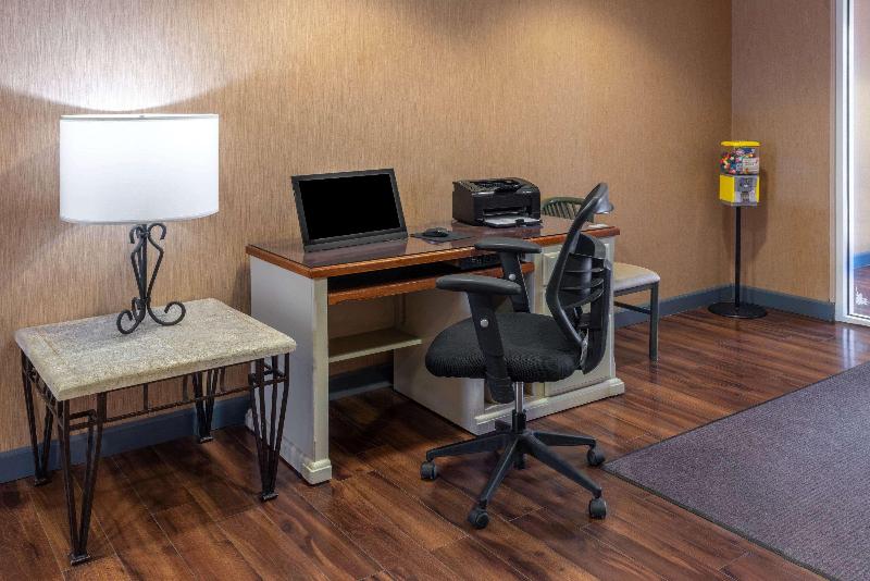 Microtel Inn & Suites