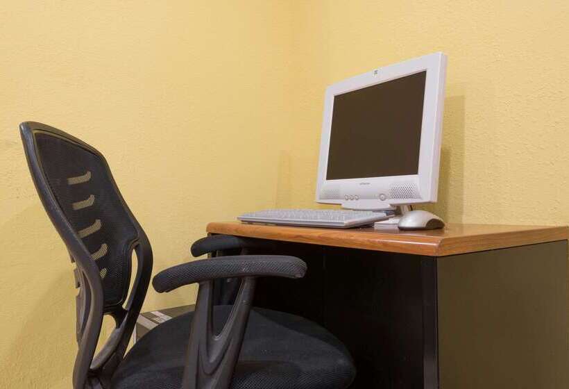 Microtel Inn & Suites By Wyndham Riverside