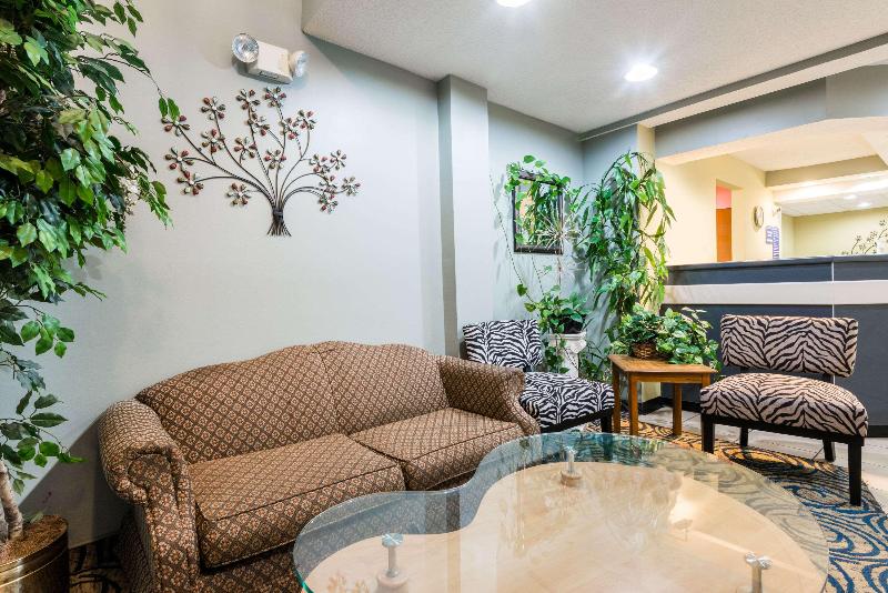 Microtel Inn & Suites By Wyndham Riverside