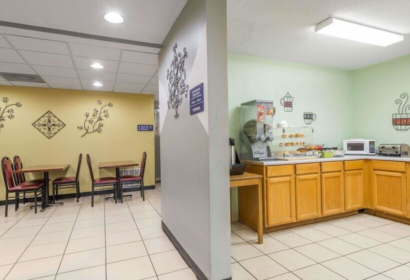 Microtel Inn & Suites By Wyndham Riverside