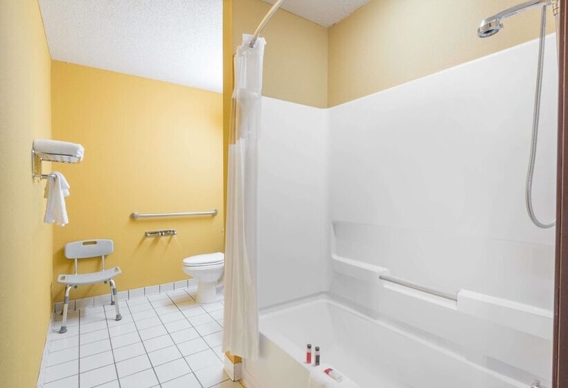 Microtel Inn & Suites By Wyndham Riverside