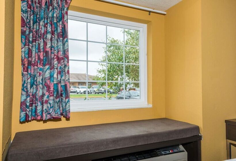 Microtel Inn & Suites By Wyndham Riverside