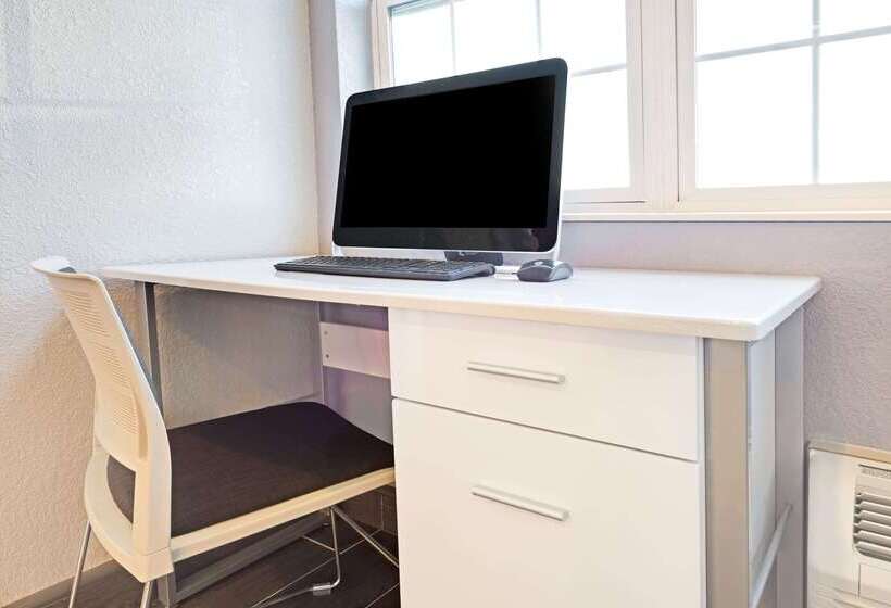 Microtel Inn & Suites Urbandale