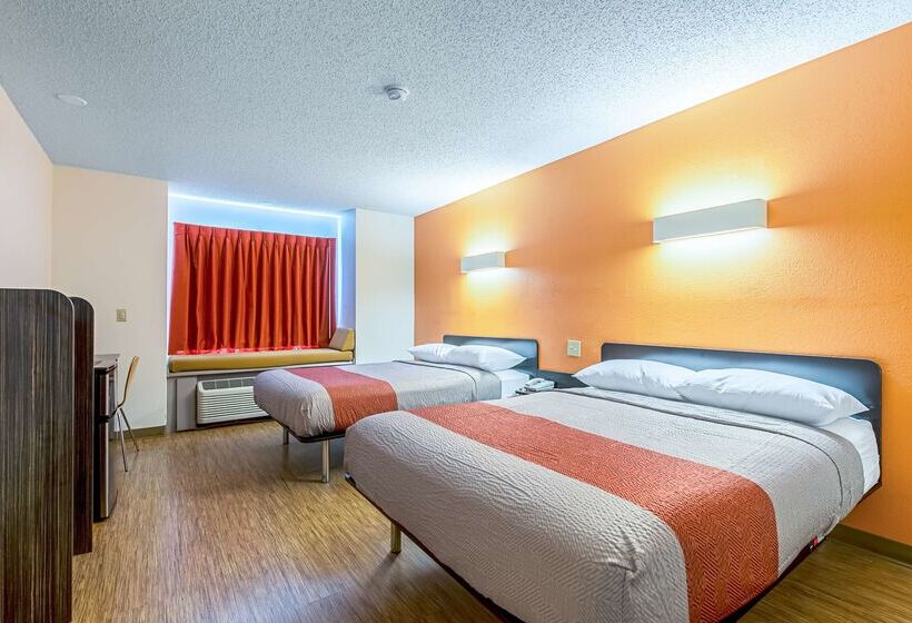 Motel 6 Indianapolis North