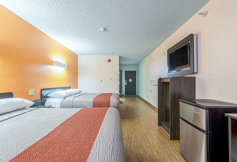 Motel 6 Indianapolis North
