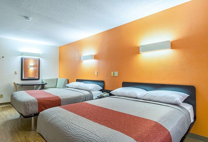Motel 6 Indianapolis North
