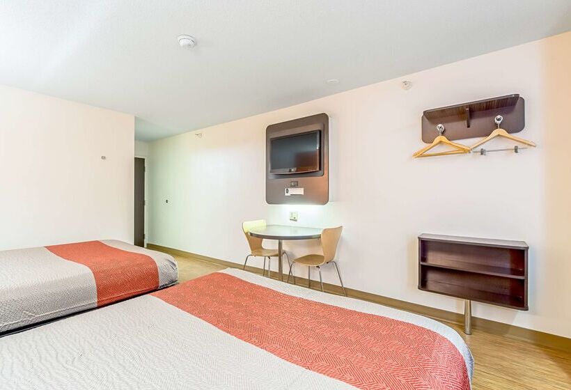 Motel 6 Indianapolis North