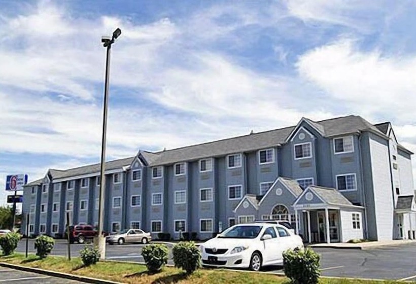 Motel 6 Indianapolis North