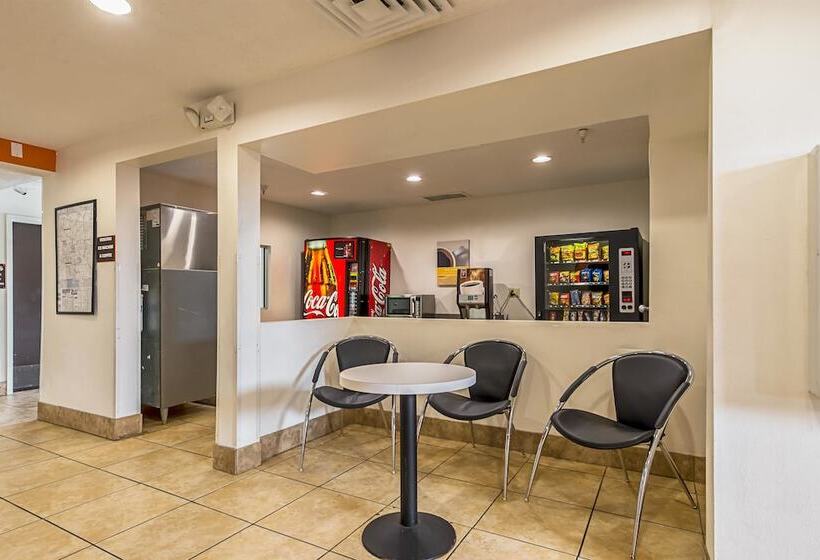 Motel 6 Indianapolis North