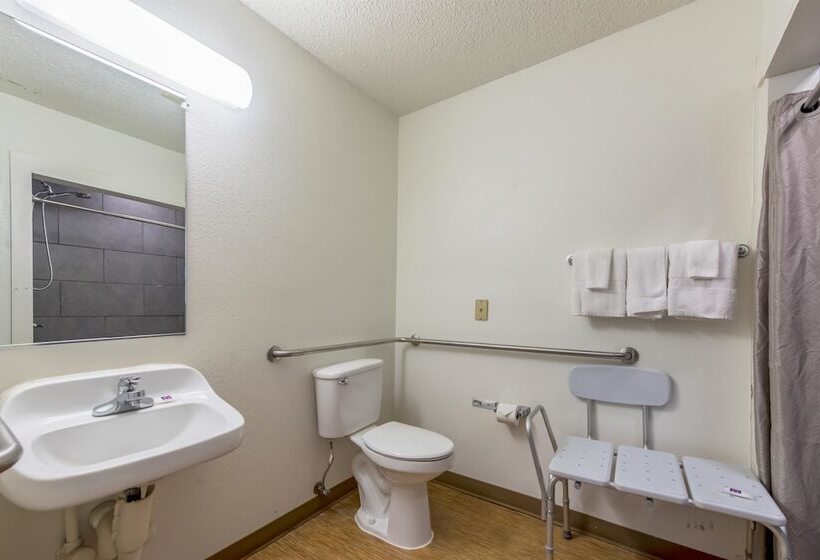 Motel 6 Indianapolis North