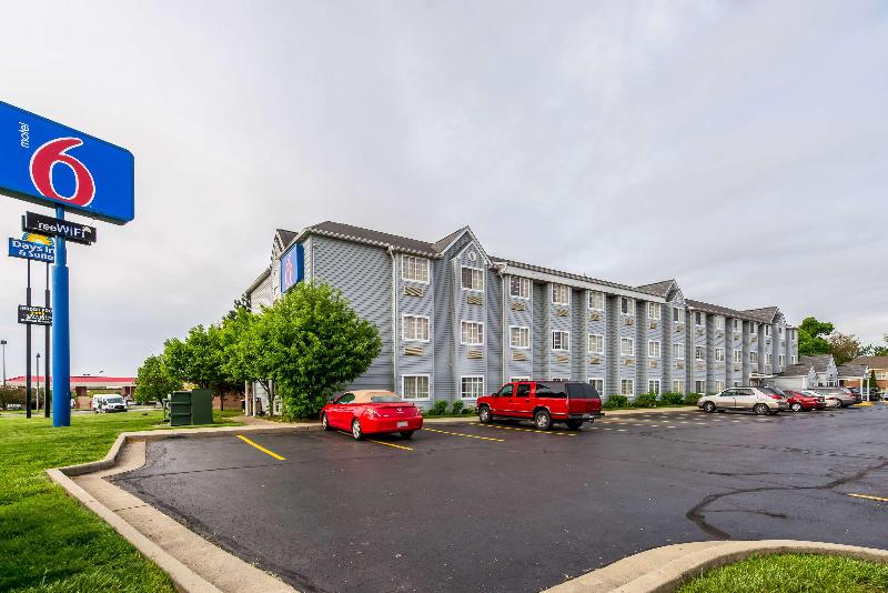 Motel 6 Indianapolis North