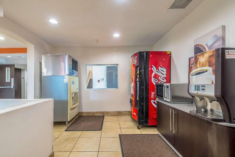 Motel 6 Indianapolis North