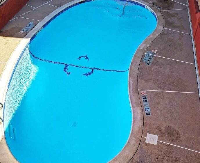 מוטל Americas Best Value Inn Brownsville