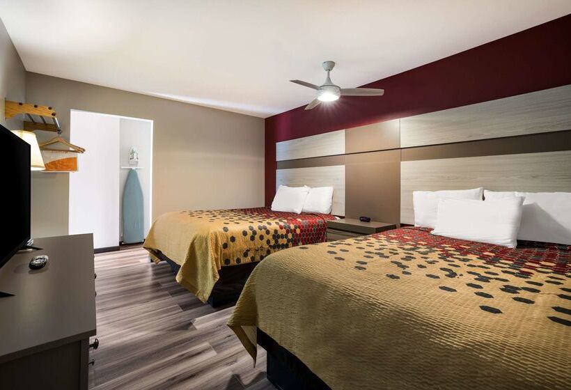 فندق على الطريق Econo Lodge Inn & Suites