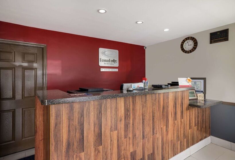 فندق على الطريق Econo Lodge Inn & Suites