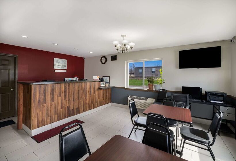 فندق على الطريق Econo Lodge Inn & Suites