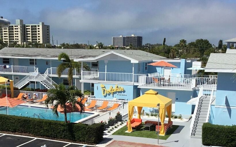 فندق على الطريق St. Pete Beach Suites