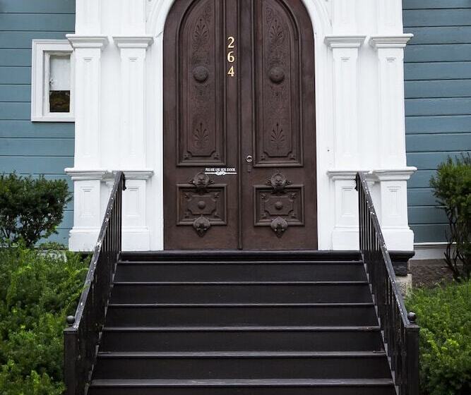 The Hotel Marblehead