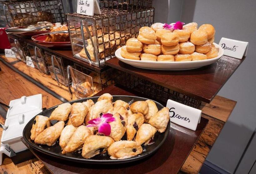 The Kendall Hotel At The Engine 7 Firehouse