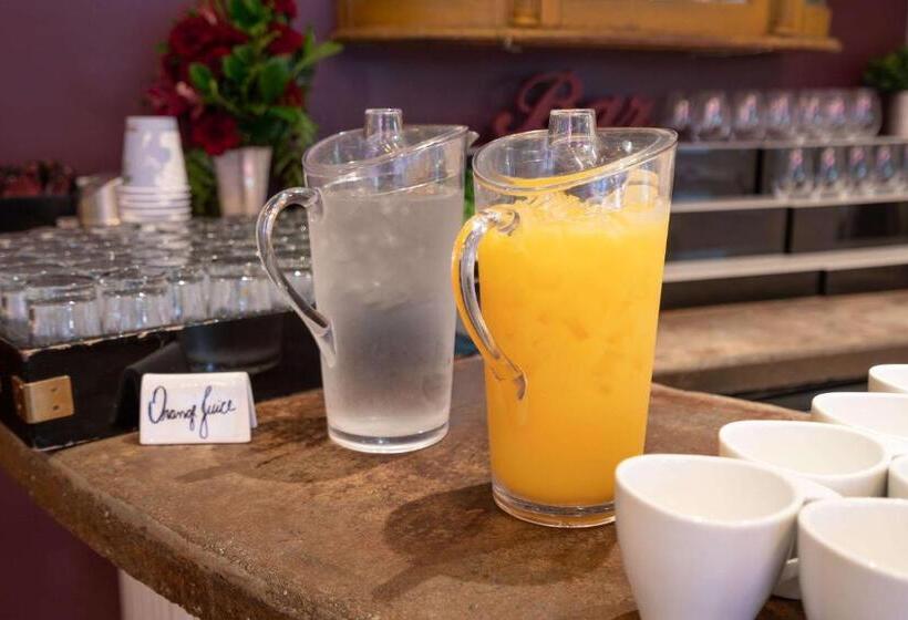 The Kendall Hotel At The Engine 7 Firehouse