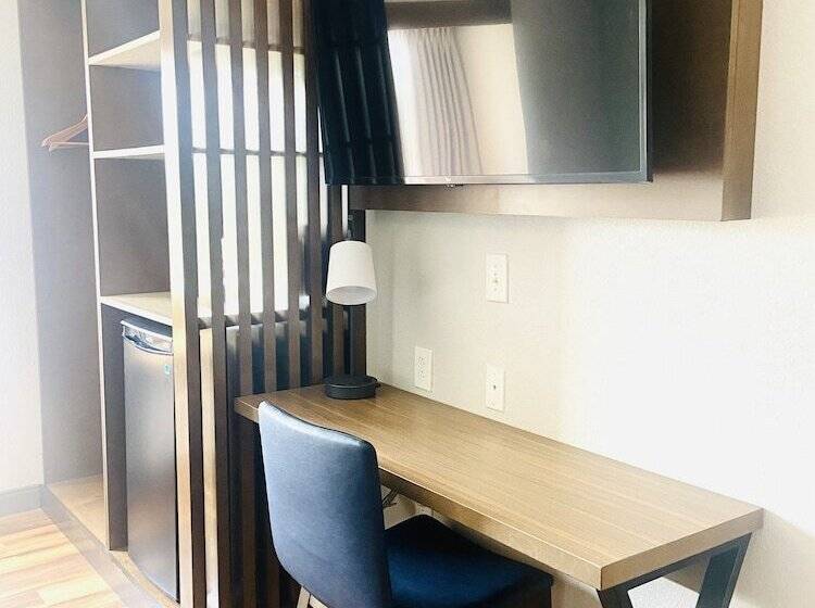 The Windstar Hotel   Carolina Beach