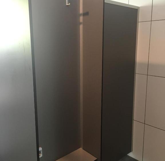 هاستل Backpackers Inn On The Beach