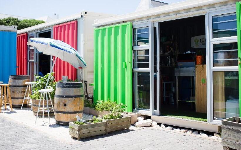 הוסטל Kite Basecamp Langebaan