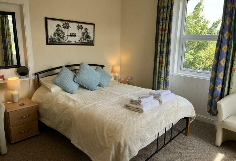 فندق صغير The Village Inn