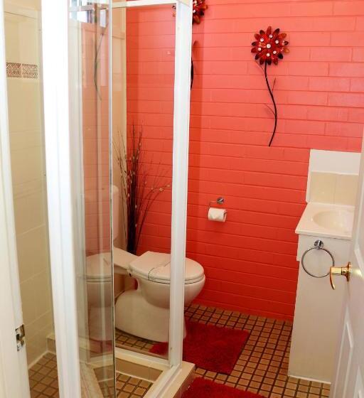 Beachlander Self Contained Holiday Apartments