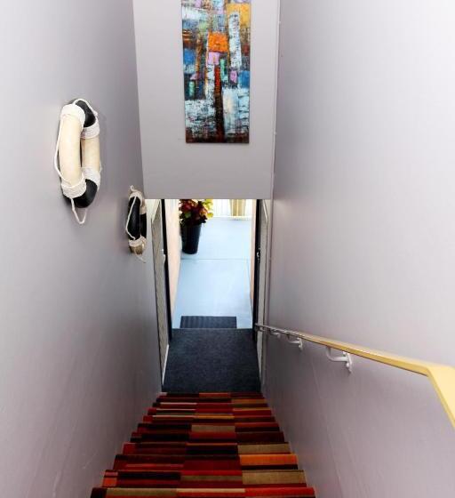 Beachlander Self Contained Holiday Apartments