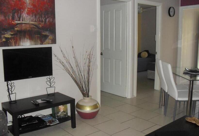 Beachlander Self Contained Holiday Apartments