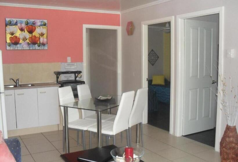 Beachlander Self Contained Holiday Apartments