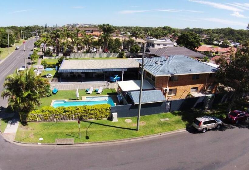 Beachlander Self Contained Holiday Apartments