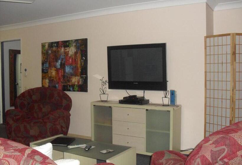 Beachlander Self Contained Holiday Apartments