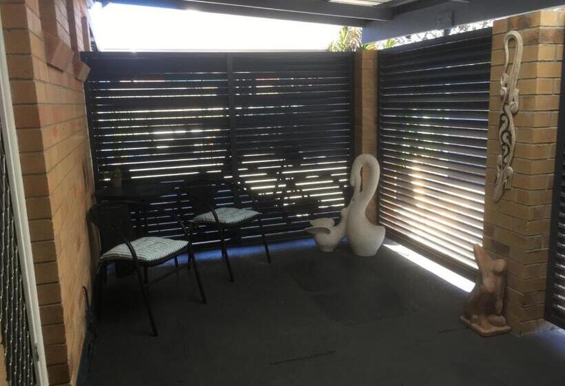 Beachlander Self Contained Holiday Apartments